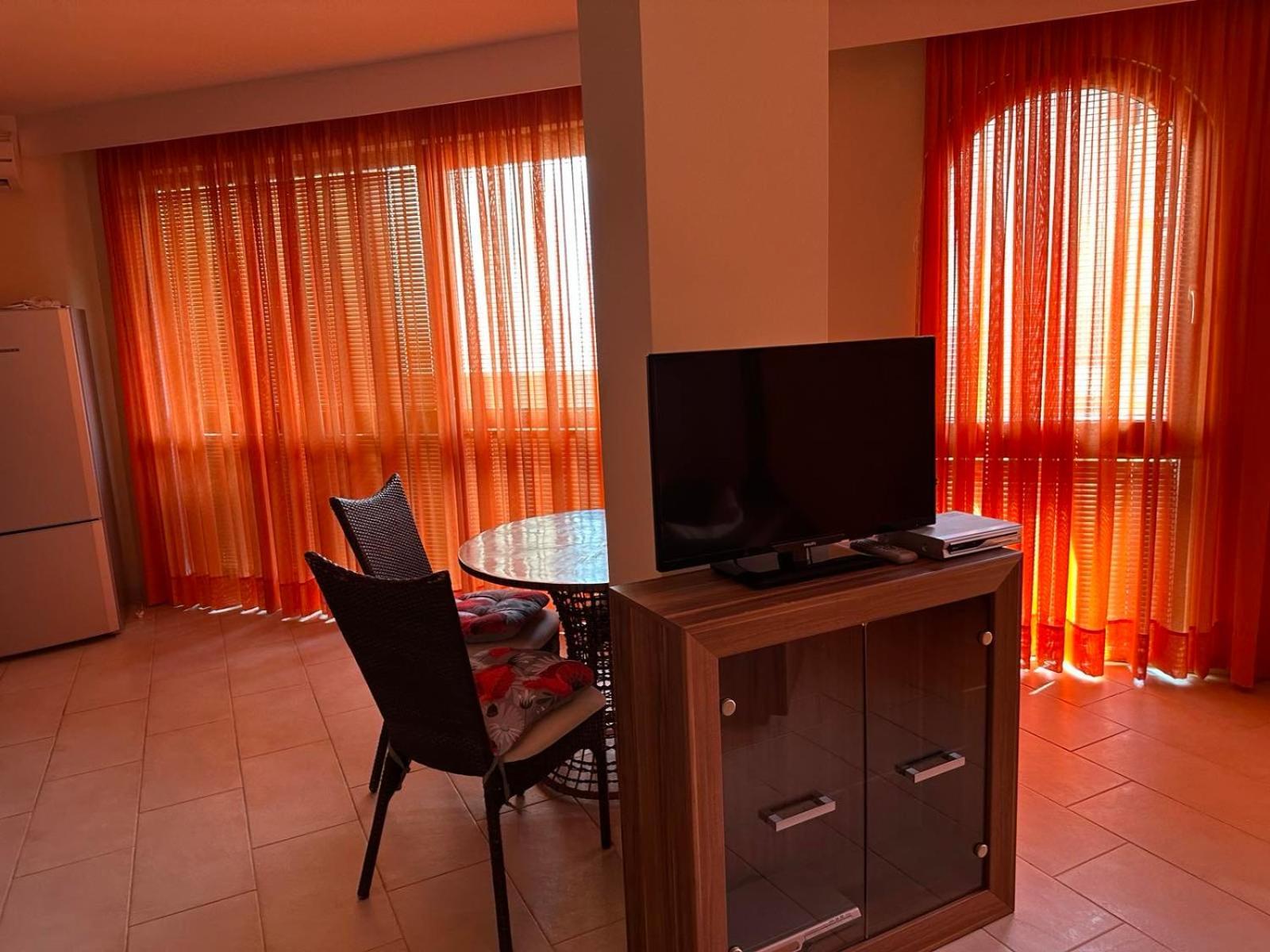 Oazis Vip Club Aparthotel Sunny Beach Exterior photo